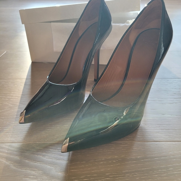 GIVENCHY Pointy metal cap patent black heels - Picture 5 of 15